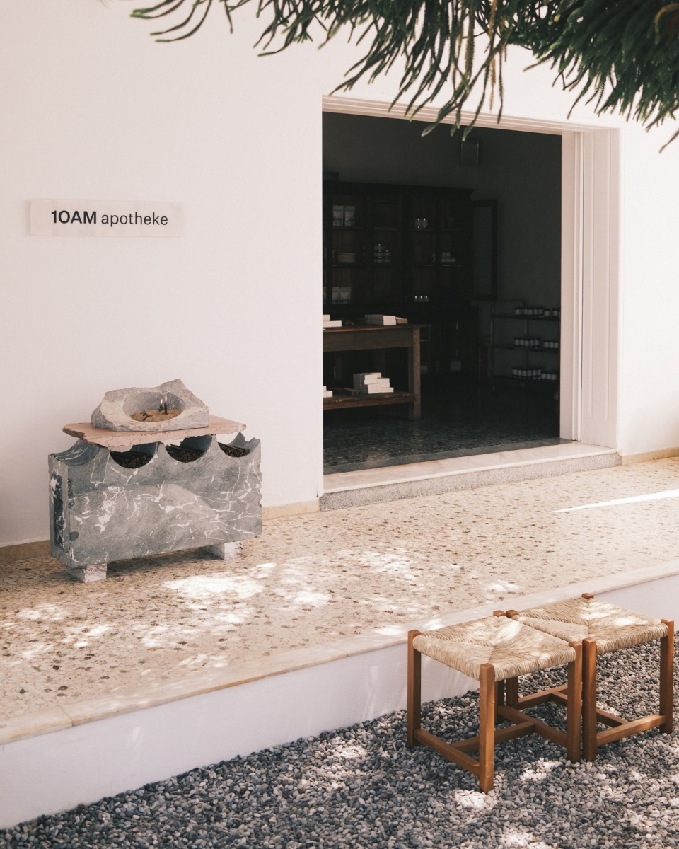 1OAM apotheke咖啡酒吧，希腊 / Studio Andrew Trotter + Eva Papadaki