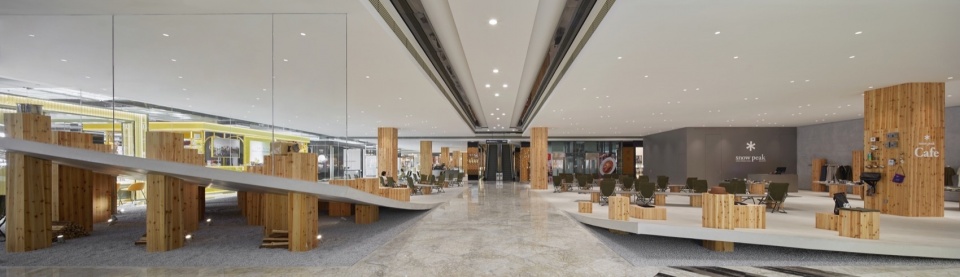 Snow Peak苏州美罗百货新区店 / KiKi建筑设计事务所
