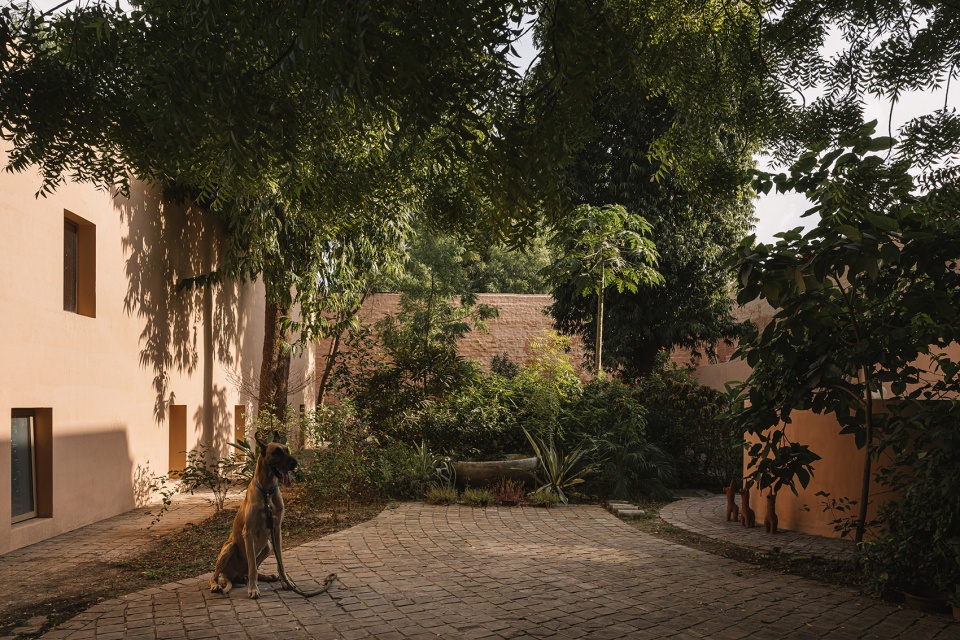 Mana工作室，印度 / Studio IKSOI