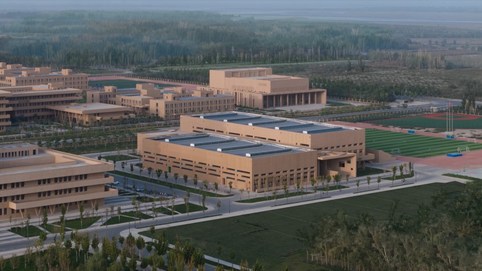 新疆塔里木大学新校区风雨操场 / 中国建筑设计研究院有限公司