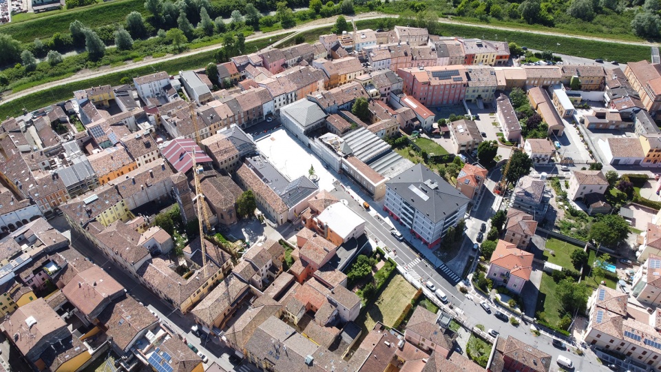 Borellini广场及原玛丽宫改造，意大利 / KM 429 architecture