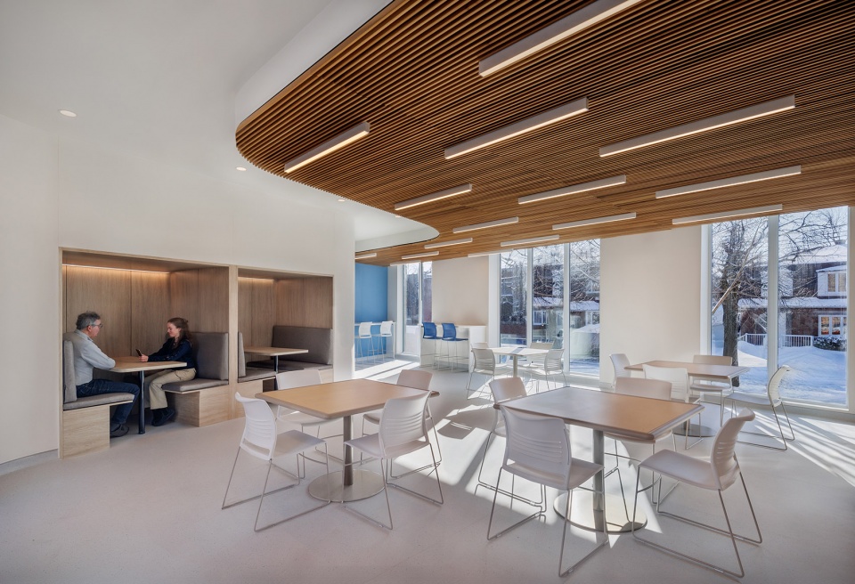 Lise et Yvon Lamarre日间中心，加拿大 / Lemay