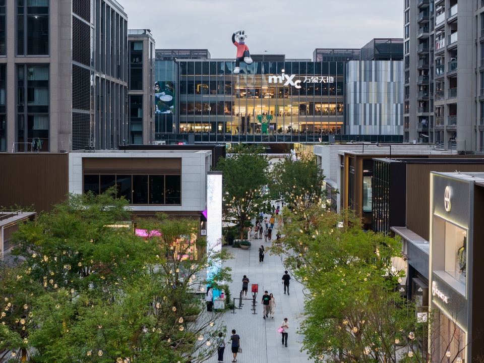 杭州亚奥万象天地景观提升 / 风物营造
