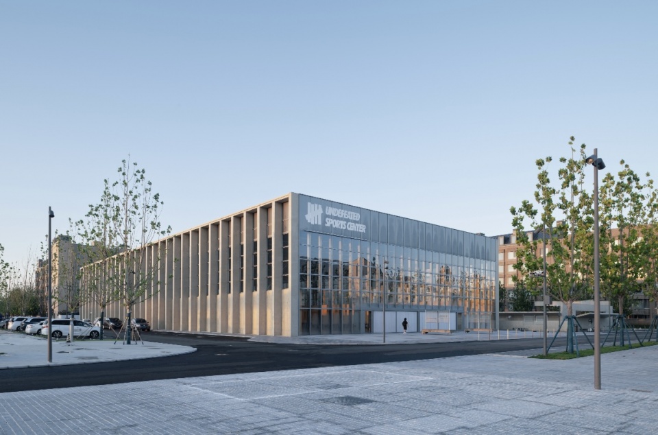 阿那亚北岸社区体育中心，河北 / 旭可建筑