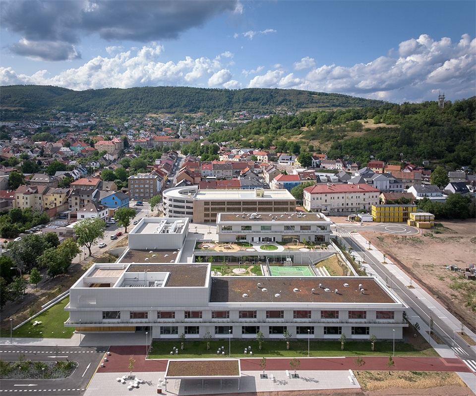 VIA幼儿园及小学,捷克 / OVA