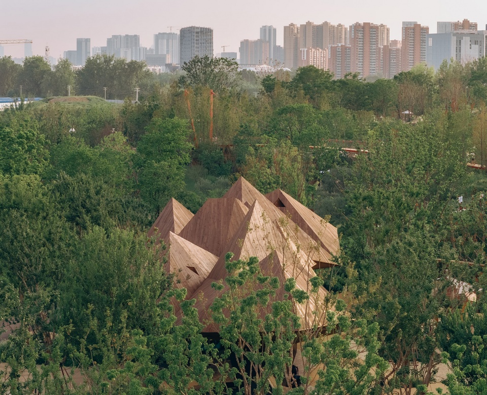 武汉麓客岛餐厅 / 大料建筑