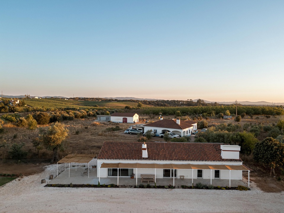 MONTE DO DIVOR住宅，葡萄牙 / Vasco Burnay Arquitectura
