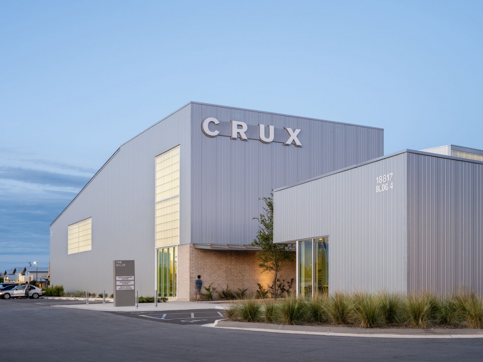 Crux Pflugerville多功能运动场馆，美国德州 / Derrington Building Studio