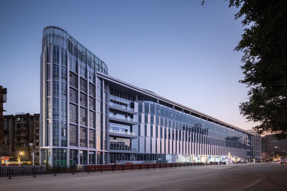 中山八路交通换乘枢纽综合开发项目，广州 / 华南理工大学建筑设计研究院有限公司孙一民工作室