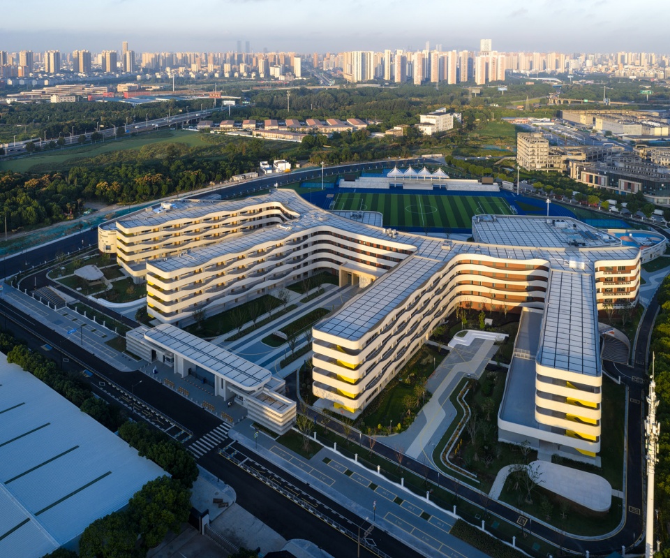 无锡市新吴区世新实验学校 / 米丈建筑