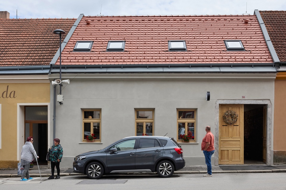 K66咖啡馆与联排住宅，捷克 / matěj šebek architekti