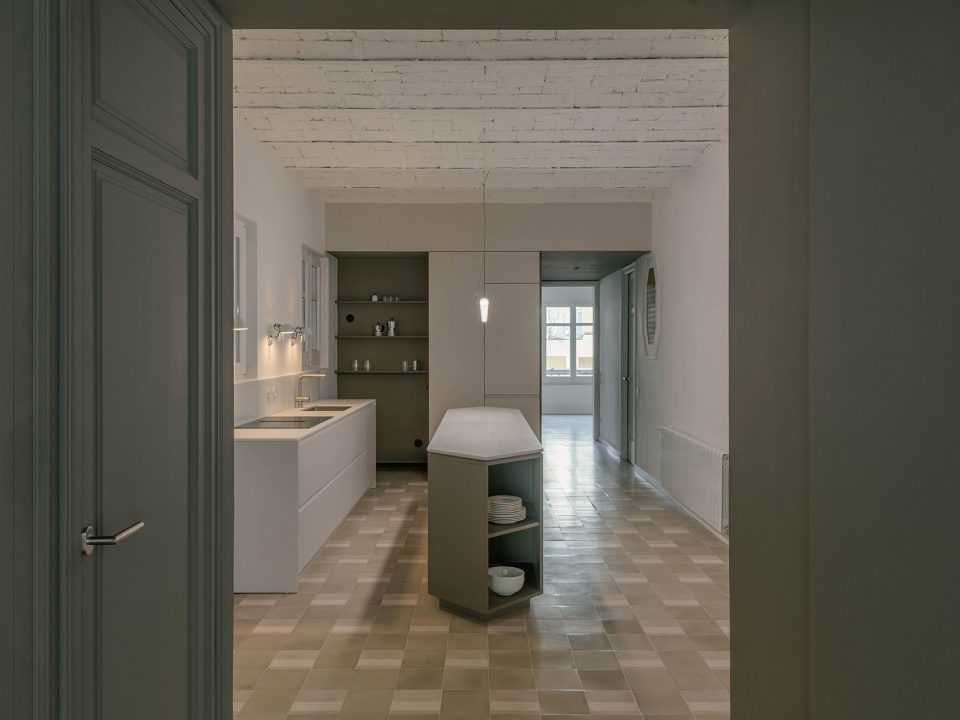 巴塞罗那Eixample Esquerra区公寓翻修，西班牙 / Metronom