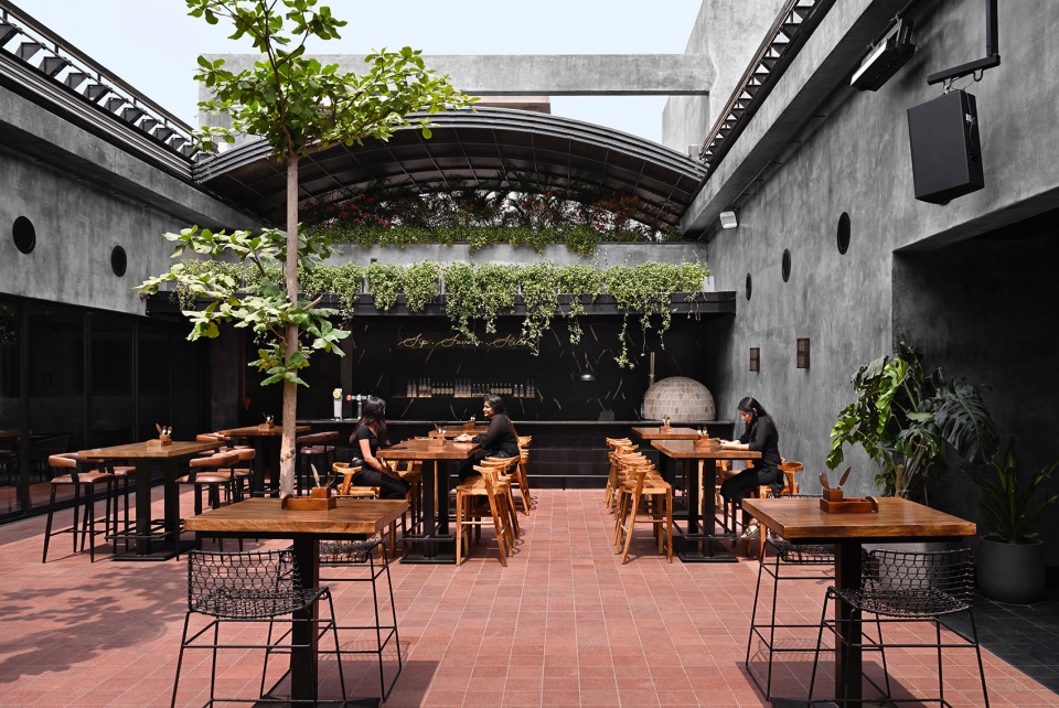 Tabula Rasa 2.0餐厅，印度 / 23 Degrees Design Shift