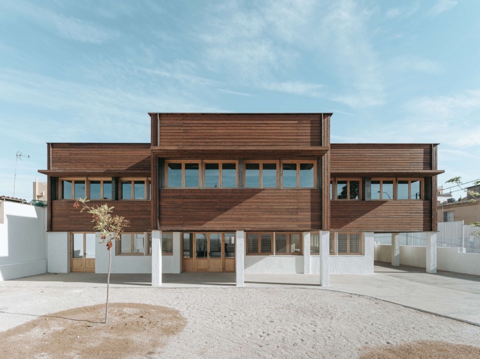 酒店 + 社会,西班牙 / meii estudio