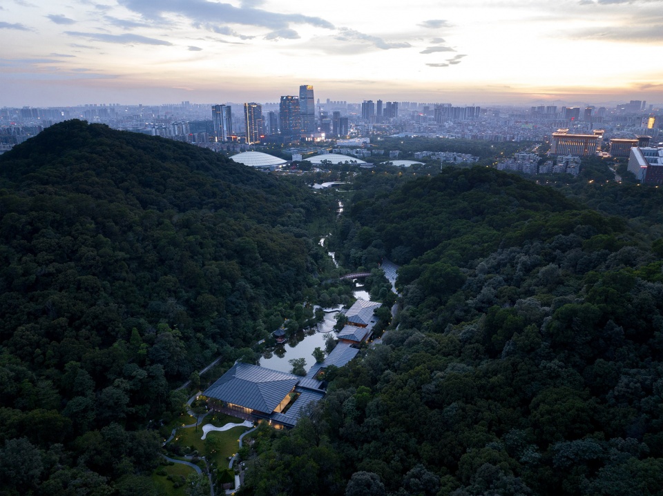华南国家植物园云溪迁地保护示范区——自然教育馆，广东 / 华南理工大学建筑设计研究院有限公司