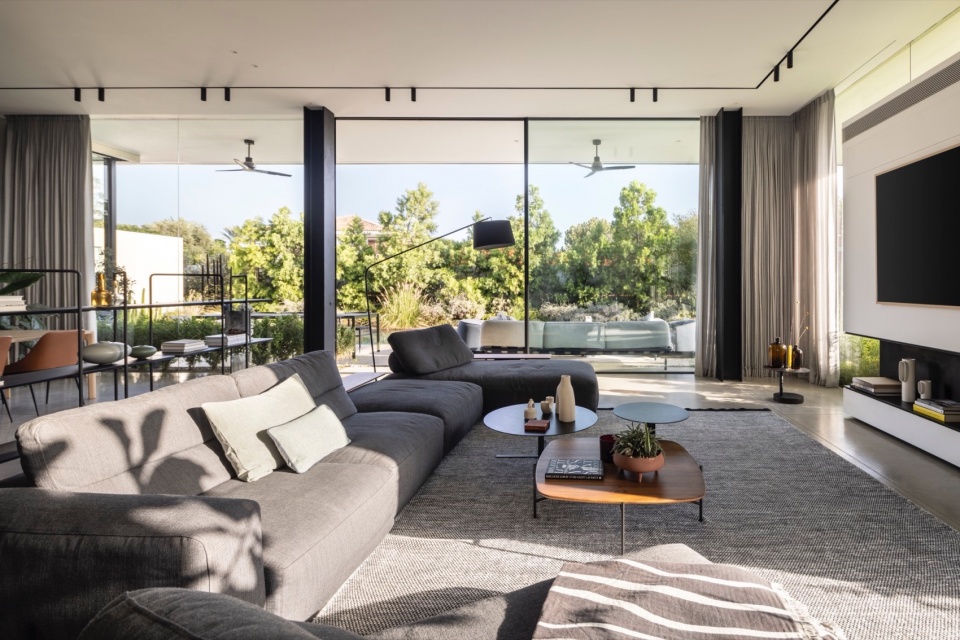 卡法尔·施马里亚胡的当代居所,以色列 / Raz Melamed