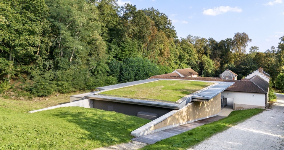 Châteaufort多功能厅，法国 /  Berellini Architecte