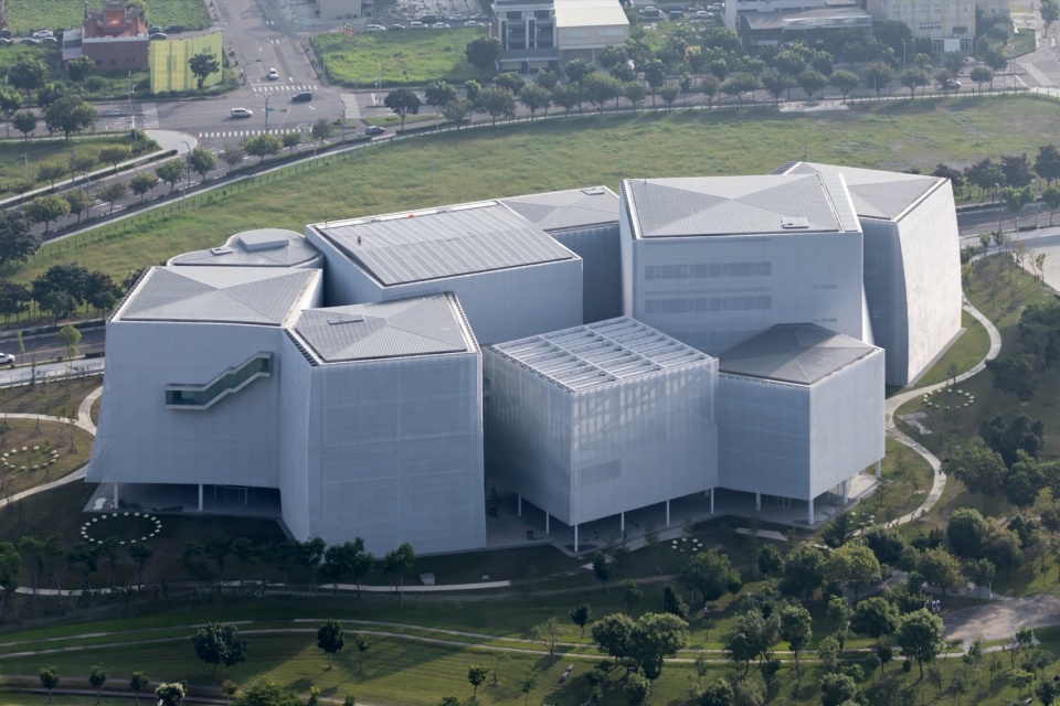 台中市立美术馆，中国台湾 / SANAA