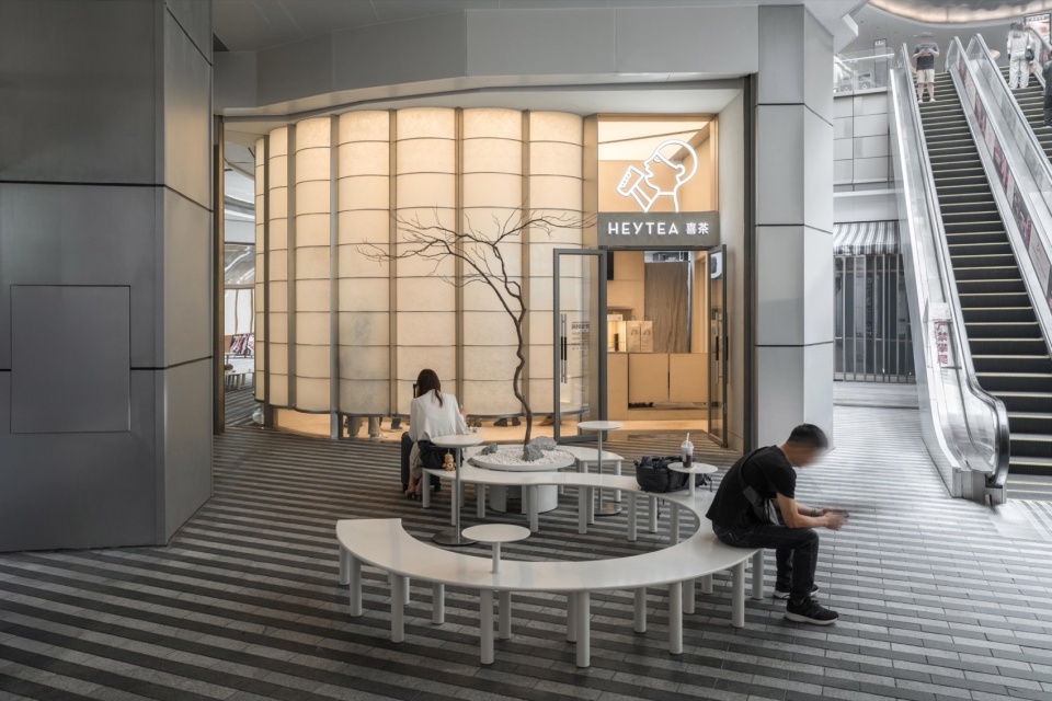 喜茶卓悦中心店，广东深圳 / 如室建筑设计事务所