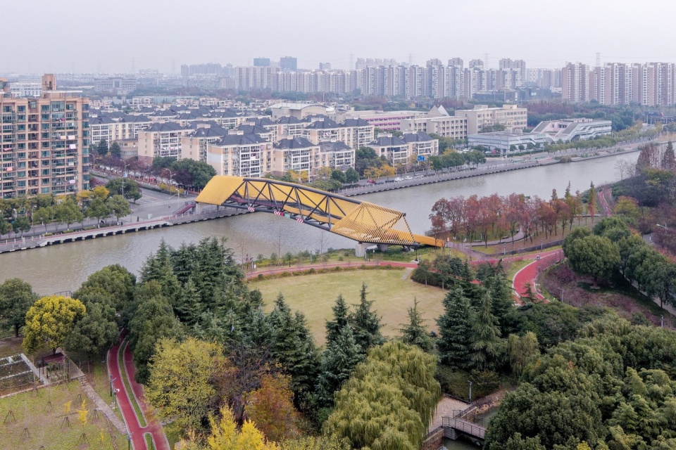 百穗桥——青浦南箐园北侧人行桥，上海 / 致正建筑工作室 + 博风建筑
