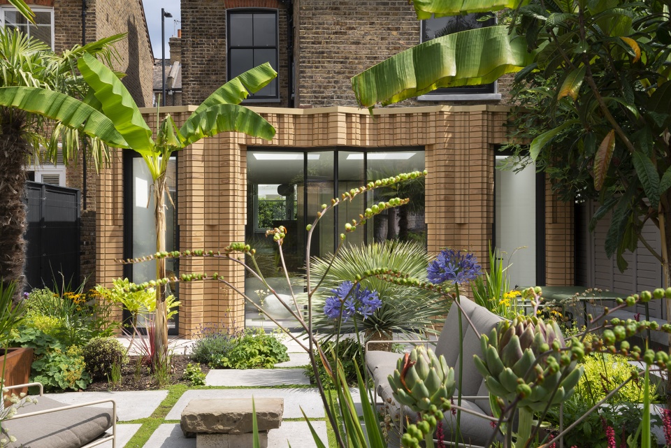 W之家，英国 / Bureau de Change