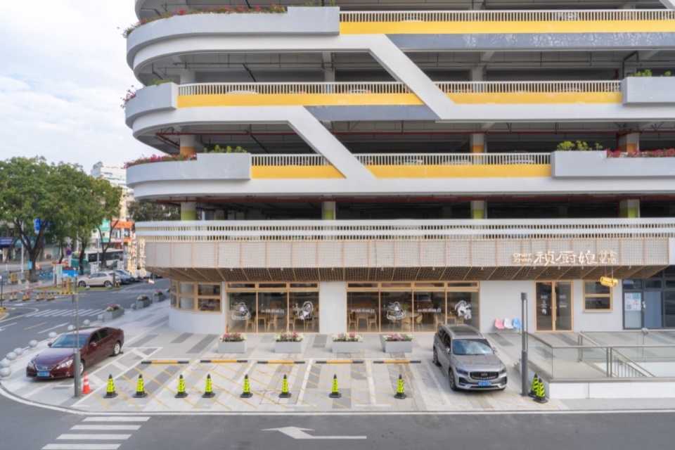 祯厨娘城市食堂，广东 / 堺工作室