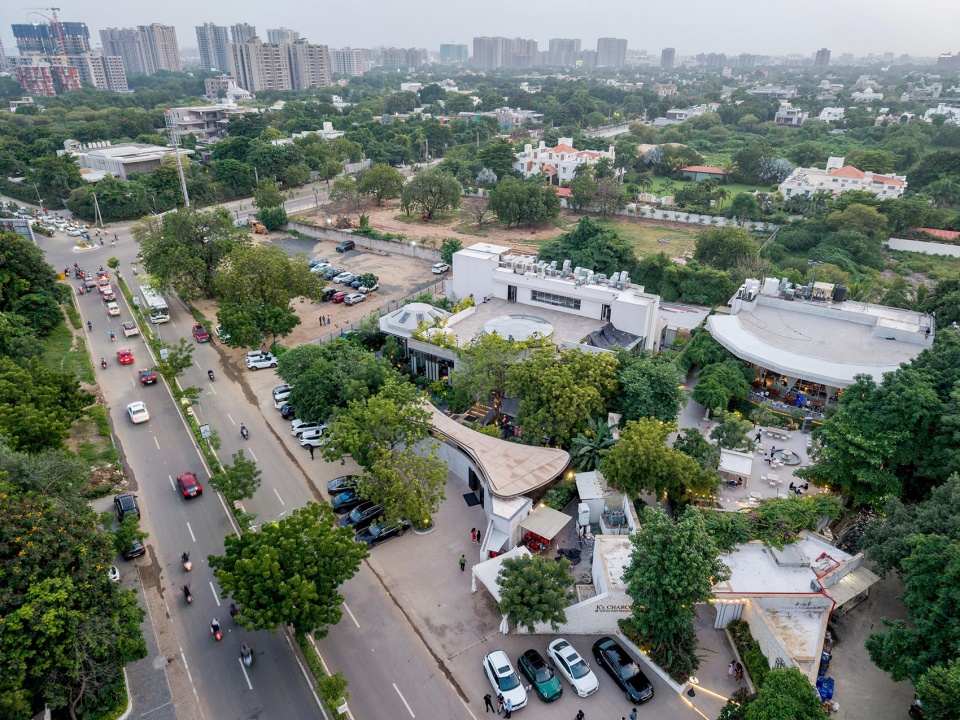 K’s Veranda餐厅扩建，印度 / Hiren Patel Architects + Design