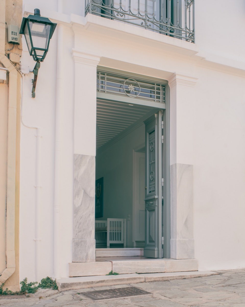 新古典联排住宅，希腊 / Local Local