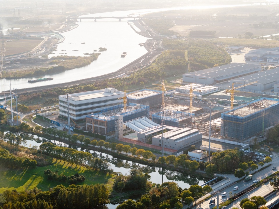 昆山元丰路消防站，江苏 / 亘建筑事务所