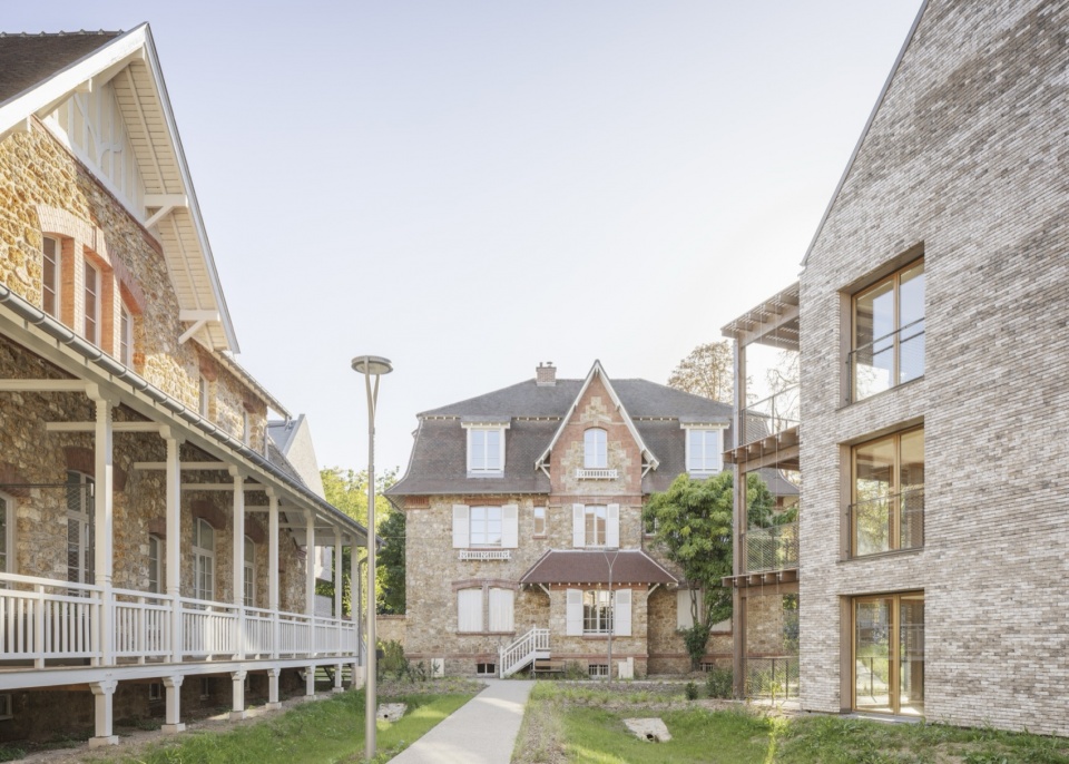 布吕耶庄园公园住宅,法国 / FRANKLIN AZZI