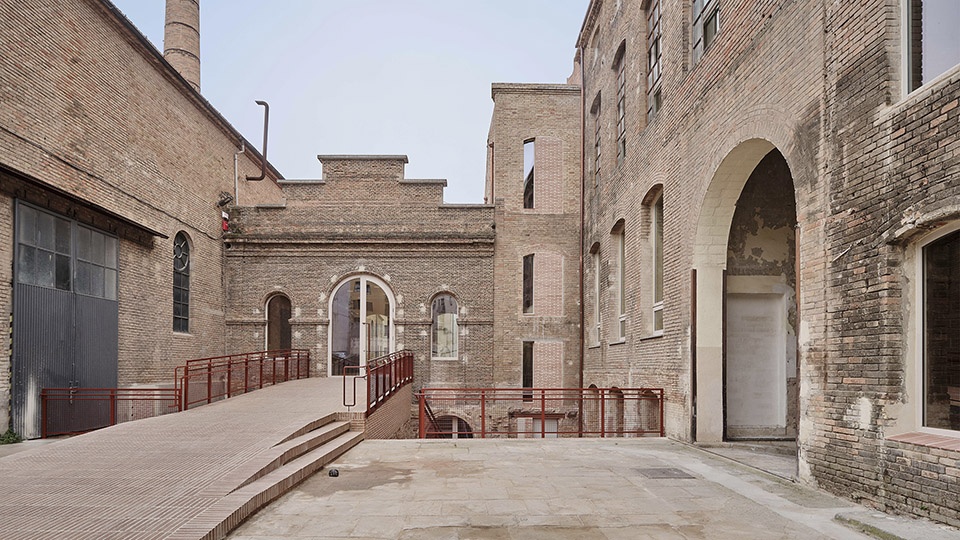 L’Anònima Manresana发电厂改造，西班牙 / MERITXELL INARAJA