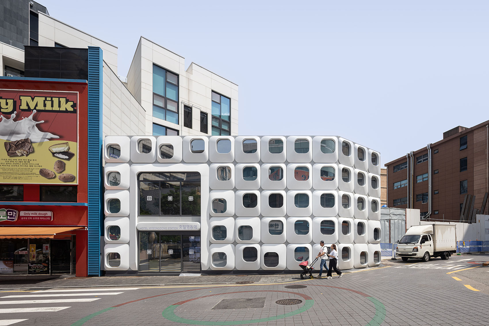 明洞站酒店，首尔 / Yong Ju Lee Architecture