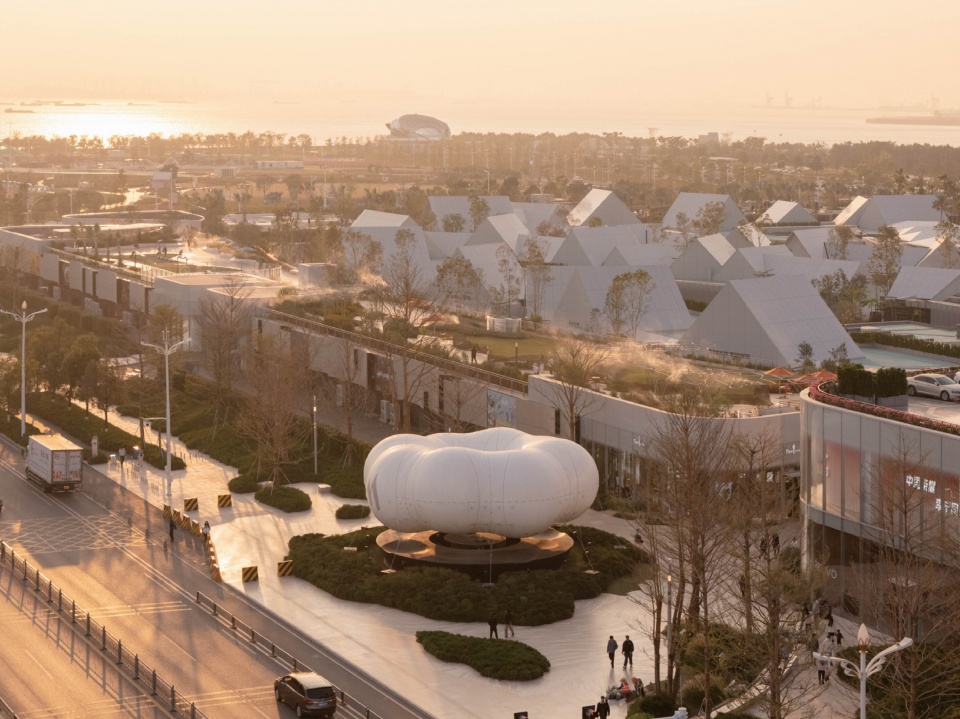 东莞MIXC VILLAGE万象滨海购物村门户艺术装置，广东 / PILLS工作室