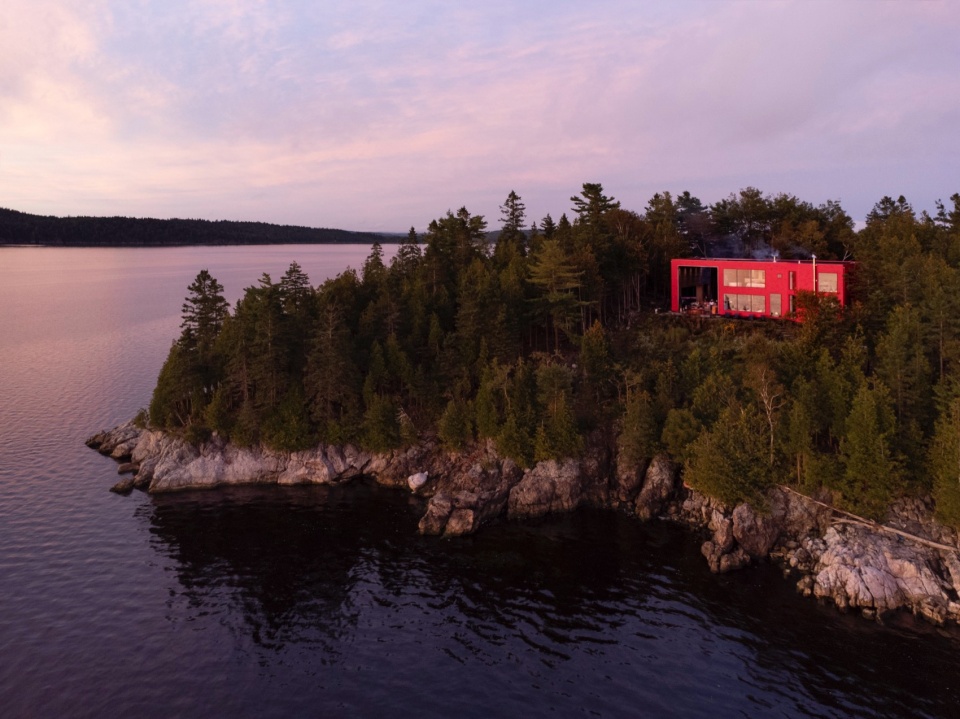 Run Ragged住宅,加拿大 / Acre Architects