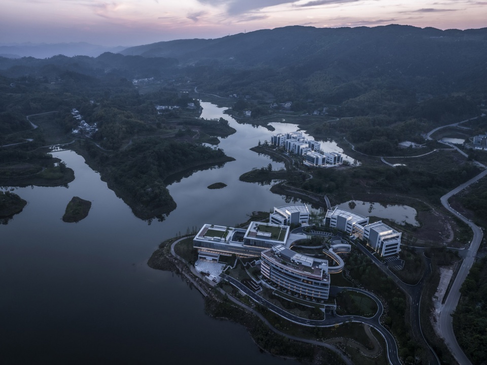 重庆涪陵慧谷湖科创小镇首开区 / 上海都设营造