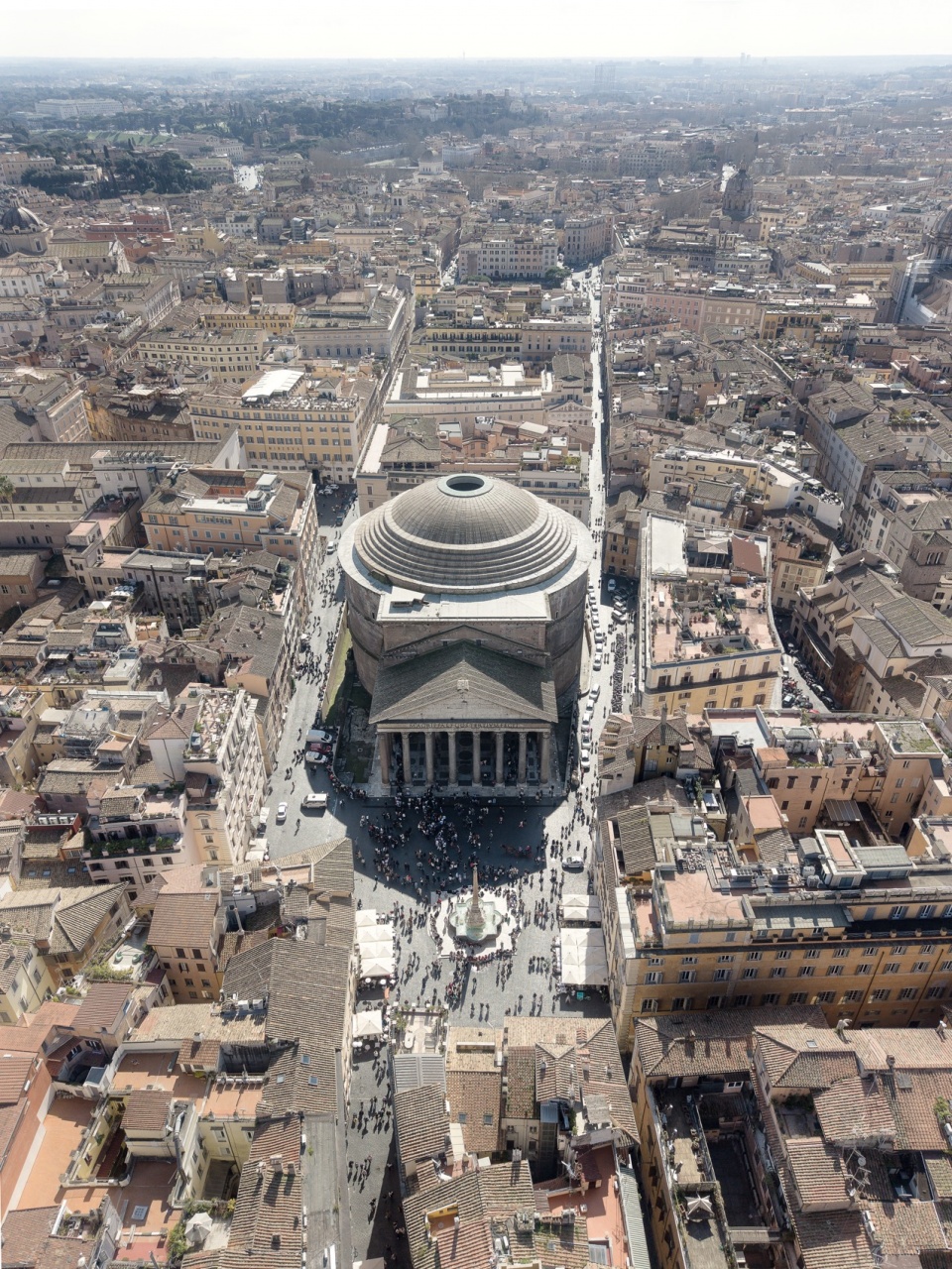 对万神殿的介入，意大利 / STARTT