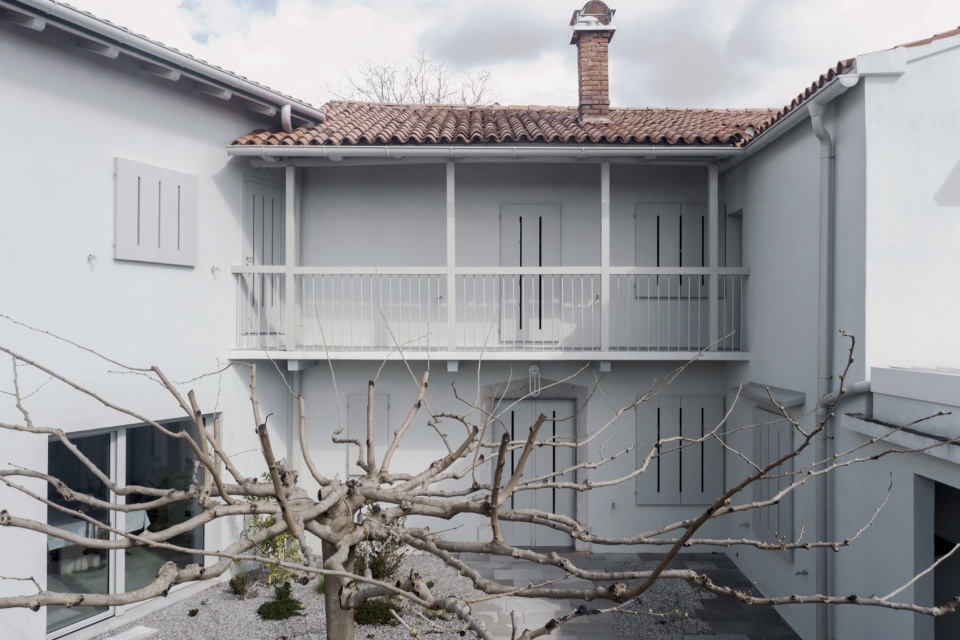 Avber住宅,斯洛文尼亚 / OFIS Architects
