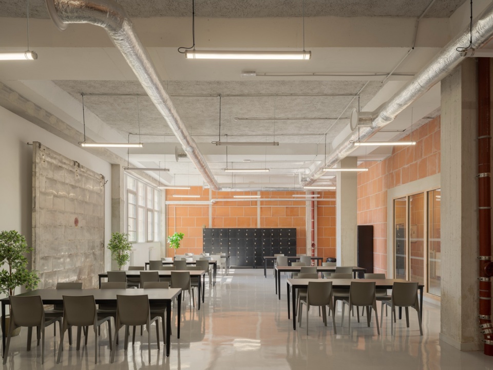 紧急住宿中心,法国 / FBAA, François Brugel Associates + Atelier RITA