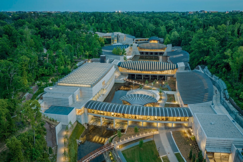 水晶桥博物馆扩建，美国 / 萨夫迪建筑事务所